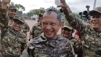 Disela Retret Kabinet di Akmil Magelang, Ulang Tahun Tito Karnavian Dirayakan Penuh Kebersamaan