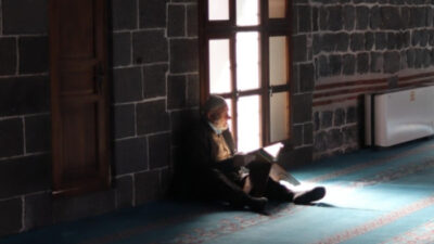 Muhasabah Diri di Bulan Suci Ramadan: Refleksi Spiritual dan Perbaikan Pribadi