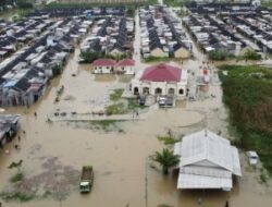 Kapolda Metro Jaya Tinjau Pengungsian Warga Terdampak Banjir di Pancoran