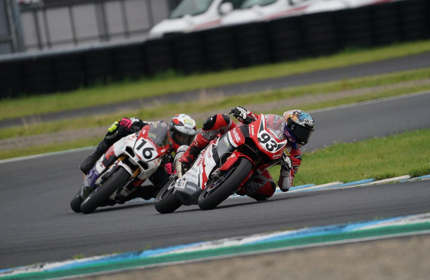 "Aksi pembalap Astra Honda dalam ajang Asia Road Racing Championship (ARRC) (Dok. Astra Honda Motor)"