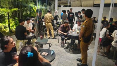 Tim Gabungan Jaring 66 Anak di Pontianak Barat Saat Sosialisasi Perwa Pembatasan Jam Malam