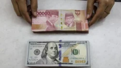 Rupiah Dibuka Melemah ke Rp18.129 per Dolar AS Pagi Ini