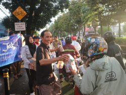 Usung Program Ramadan SERASI, Bimbel Nurul Fikri Bagikan 5.000 Takjil di Jawa dan Sumatra dalam